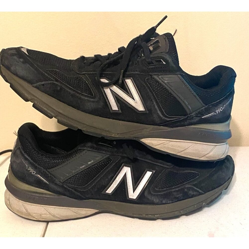 Men's New Balance 990v5 Black Gray Running Shoes Leather Suede Size 10.5